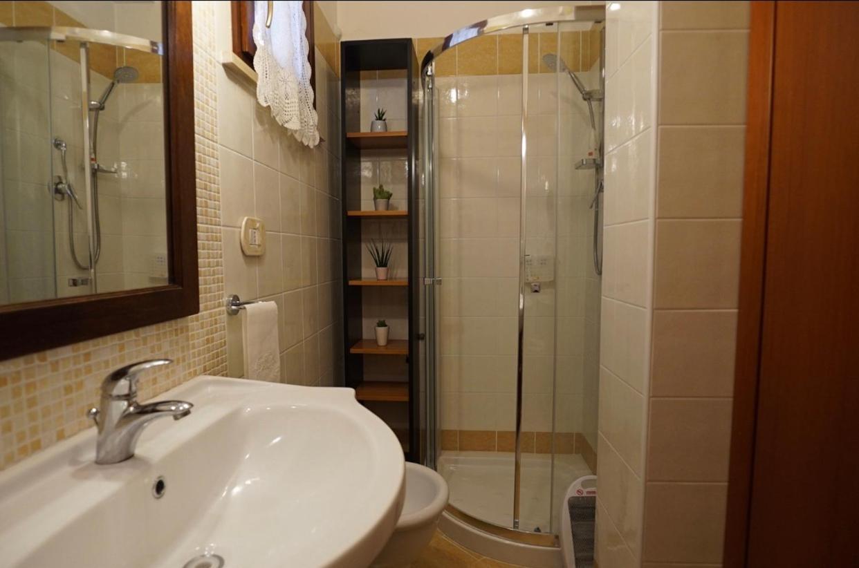 Panorama House Bed & Breakfast Chiaravalle Marche Exterior photo